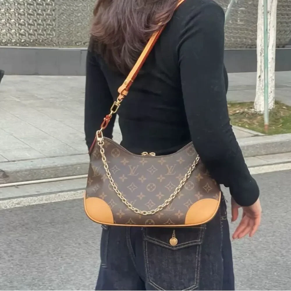 Louis Vuitton Women Pre-Loved Bag Very Good Condition